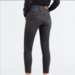 High waisted black Levi women’s jeans